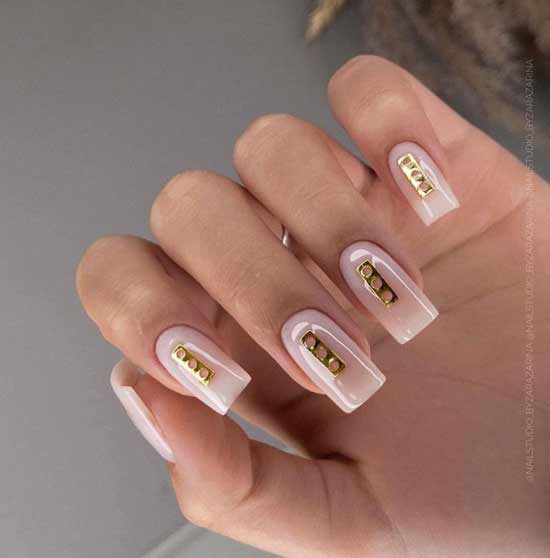 Nude manicure