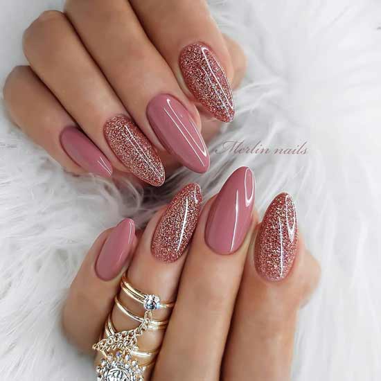 Chic glitter manicure