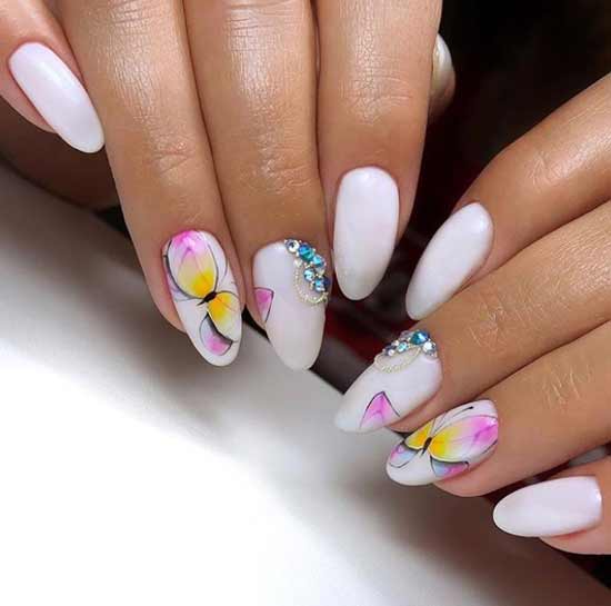 Chic summer nail design