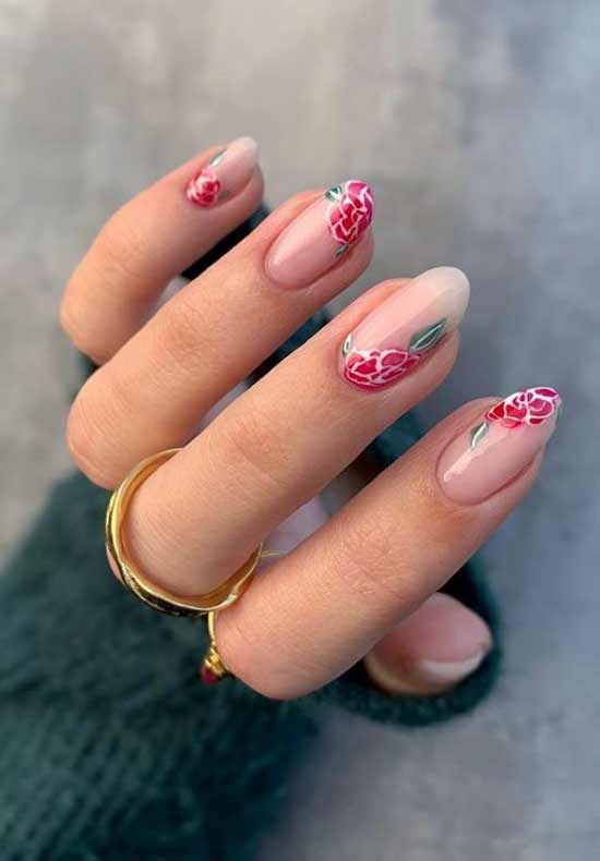 Delicate spring flowers on nails