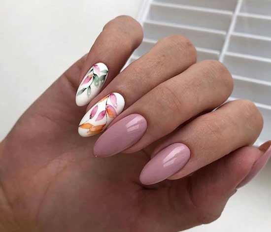 Fashionable manicure spring