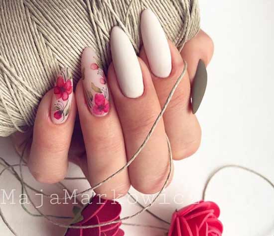 Floral nail design