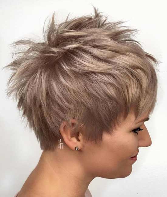 Fashionable coloring and short hair