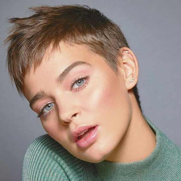 Beautiful short haircut for women