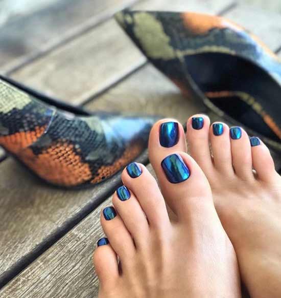 Pedicure with blue rub