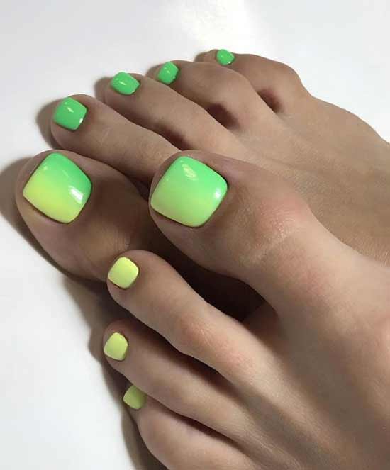 Pedicure neon