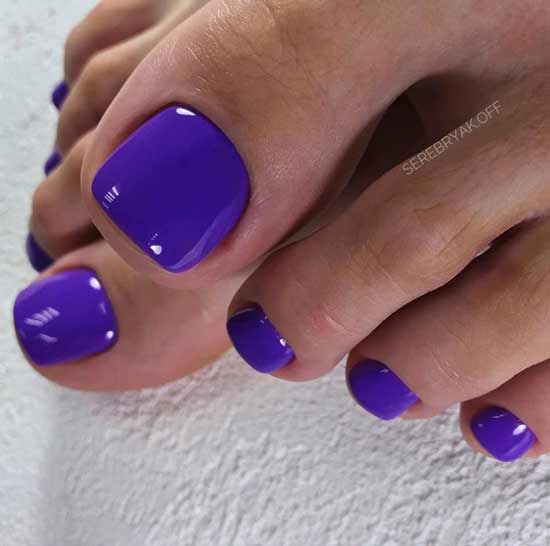 Beautiful pedicure color