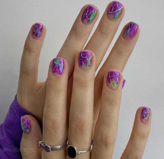 Lilac short manicure