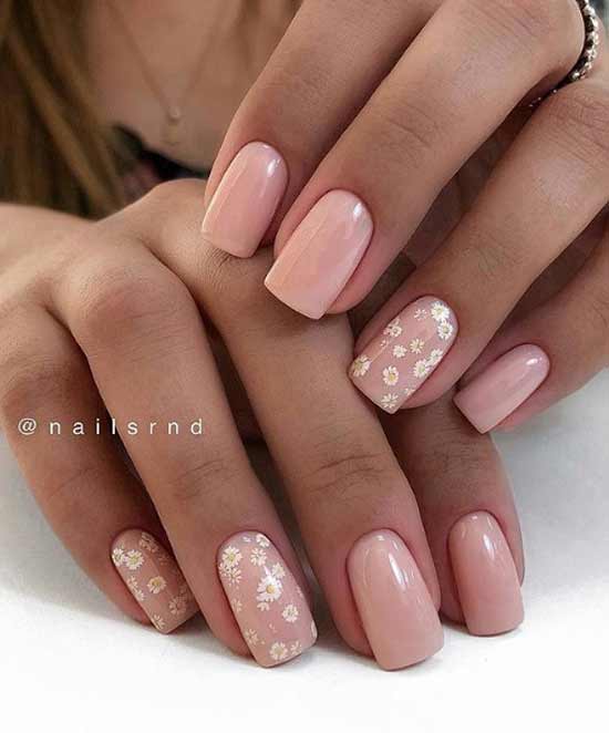 Summer nude manicure