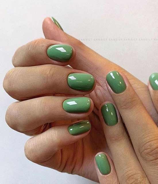 Green manicure photo