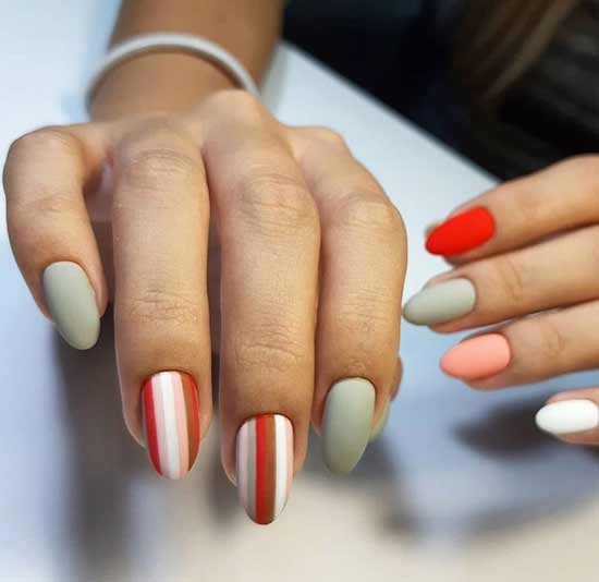 manicure colored stripes