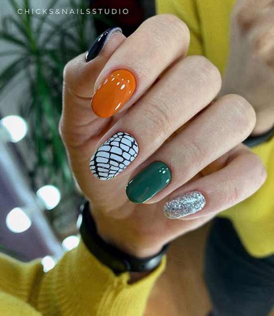 Multi-colored manicure