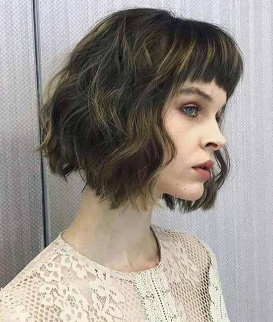 Short bangs with square