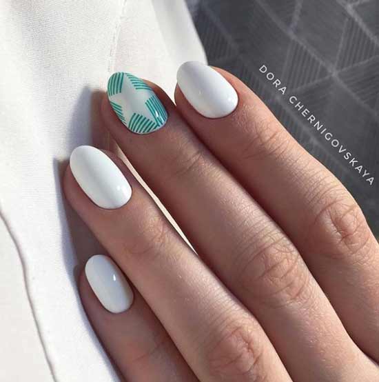 Single nail accent design