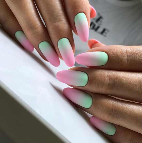 Mint pink gradient on nails photo