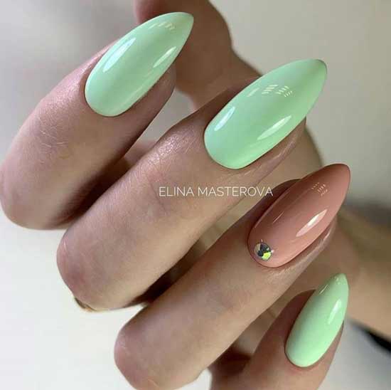 Mint beige manicure