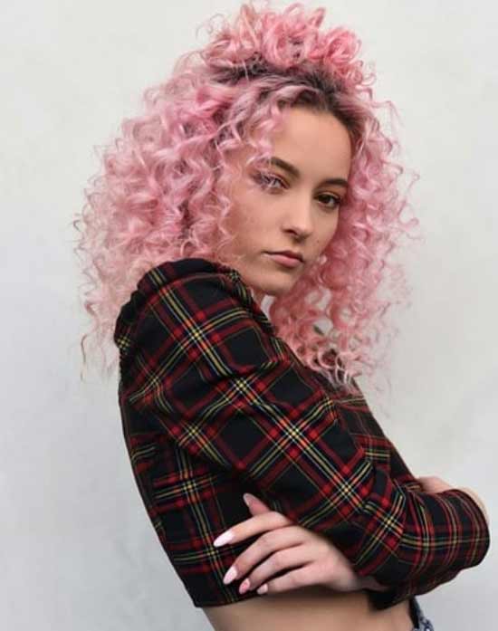 Couleur de cheveux rose aquarelle