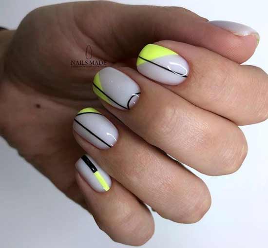 Colored French short nails