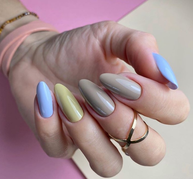 Manicure pastel