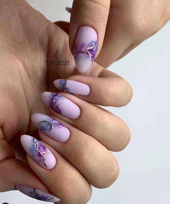 Matte nail design