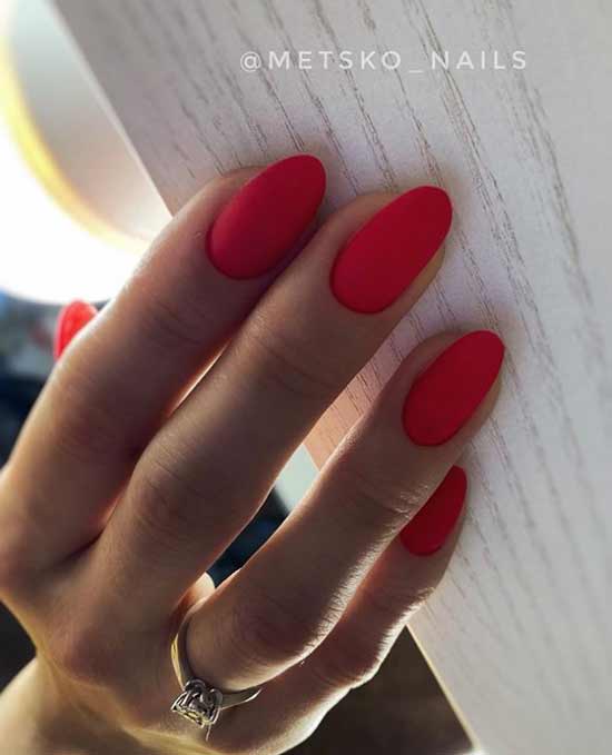 Ongles pointus rouges mats