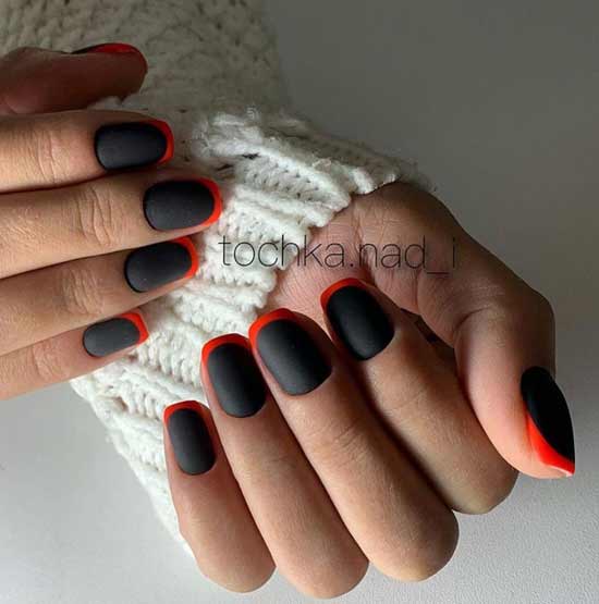 Fond d'ongles noirs et sourire rouge