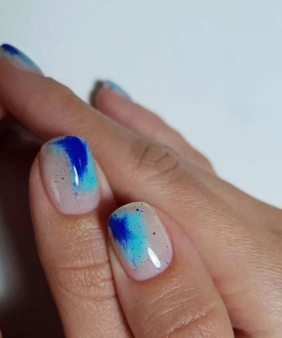 Fashionable translucent manicure