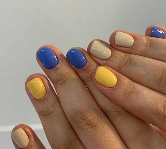 Multi-colored manicure photo