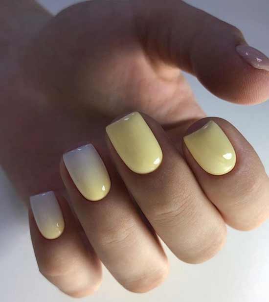 Gold and white gradient short nails