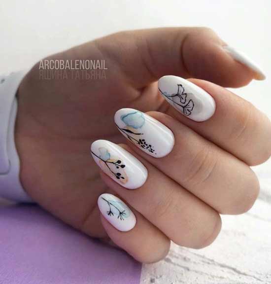 White nails with a pattern