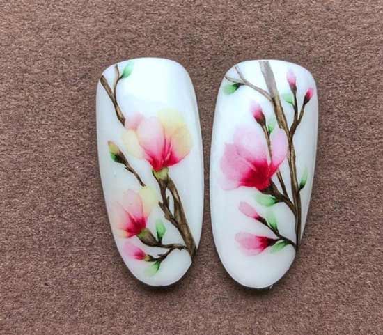 Example of watercolor painting on nails