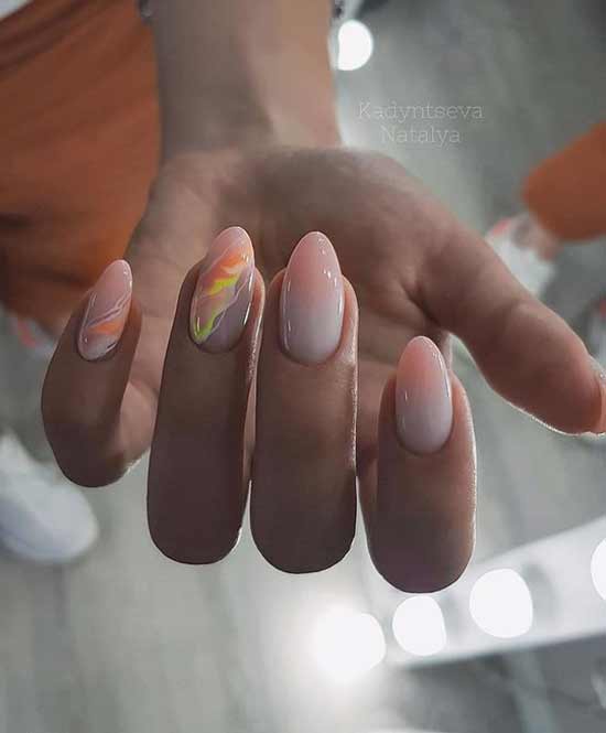 Coral manicure spring