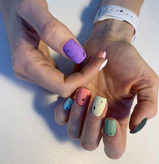 Spring short manicure