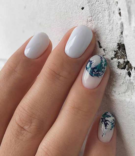 Cute leaves on the nails