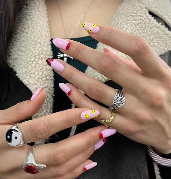 Fashionable manicure for sharp nails