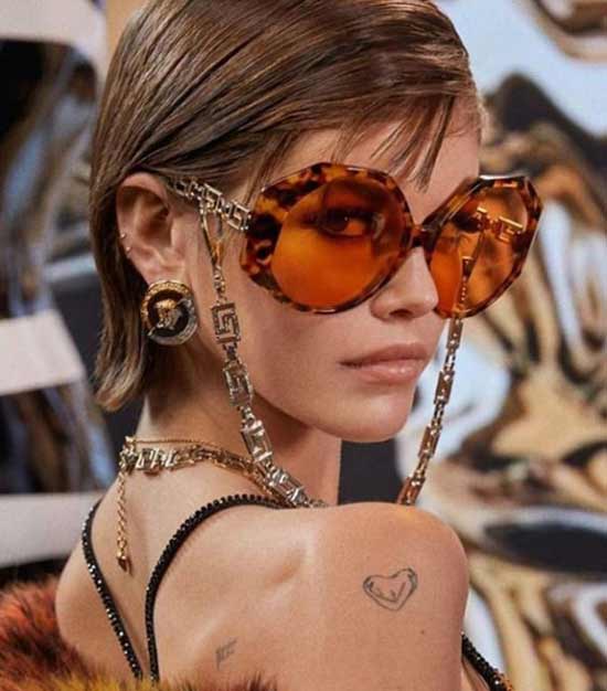 Lunettes sur chaîne - tendance