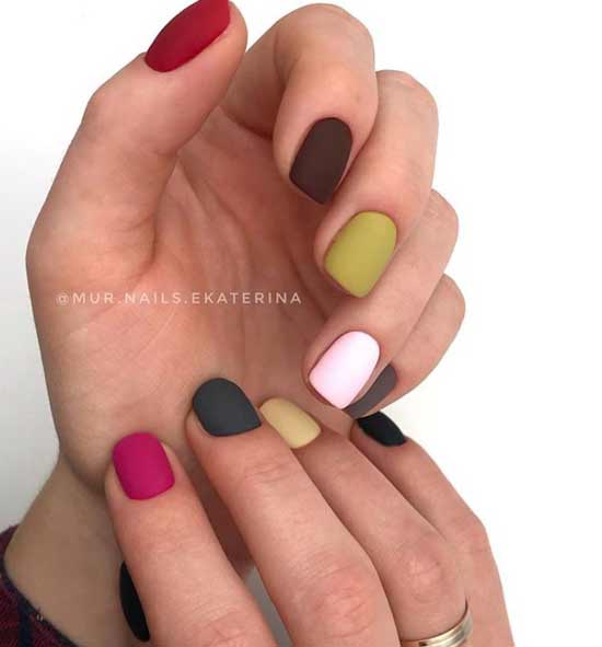 Multi-colored manicure