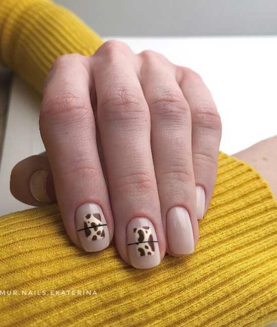 Nude manicure