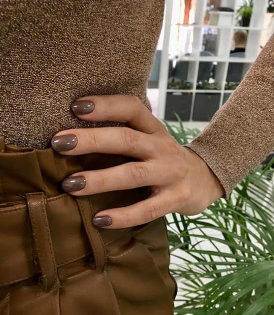 Solid brown nails