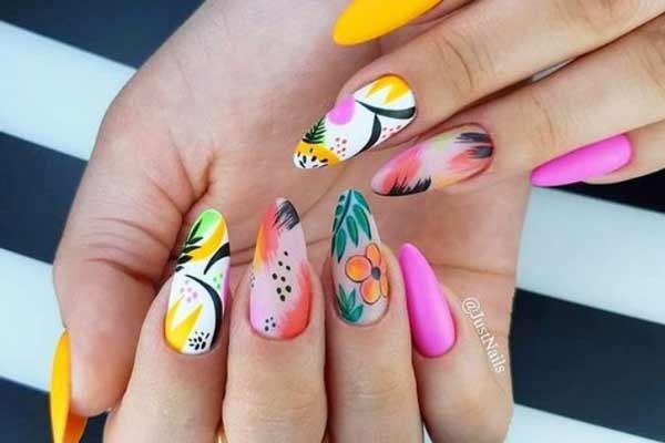 Beautiful ideas of manicure for long nails