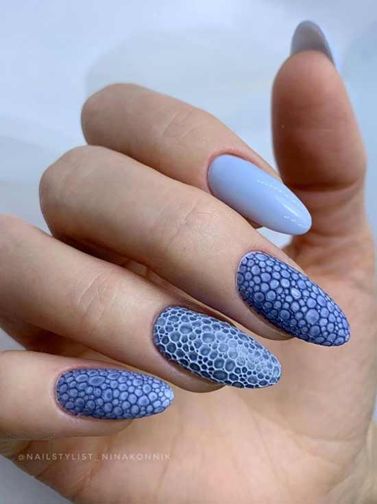 Lilac foam manicure