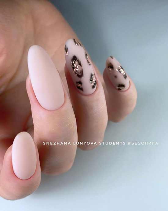 Beautiful leopard manicure photo