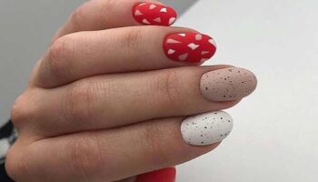 Photo selection and review of manicure red and white