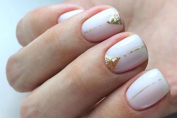 Manucure de mariage pour ongles courts