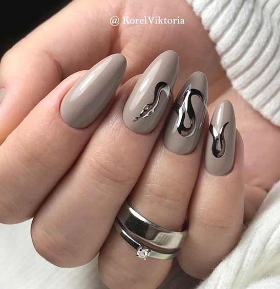 Silver snake nails