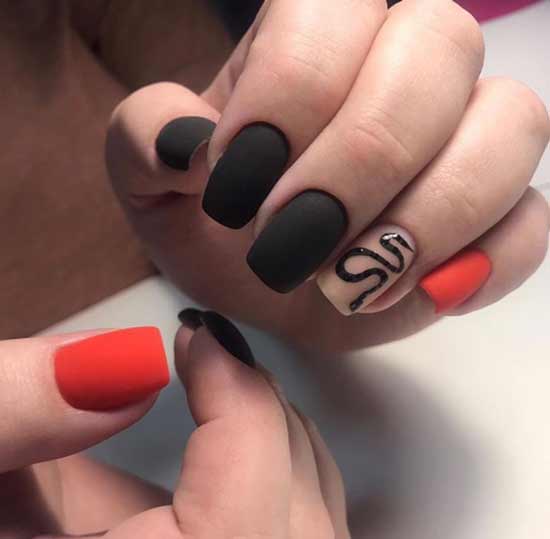 Shiny snake on matte nails