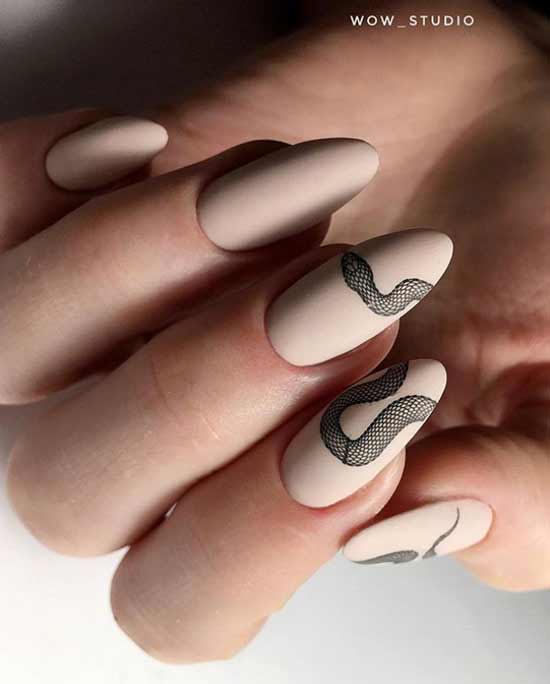 Matte manicure