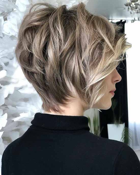 Coupes de cheveux asymétriques : 80 idées de photos, types, tendances de la mode