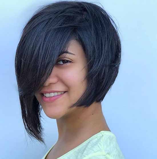 Coupes de cheveux asymétriques : 80 idées de photos, types, tendances de la mode