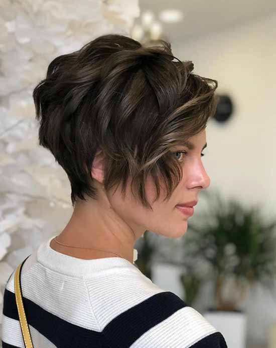 Coupes de cheveux asymétriques : 80 idées de photos, types, tendances de la mode